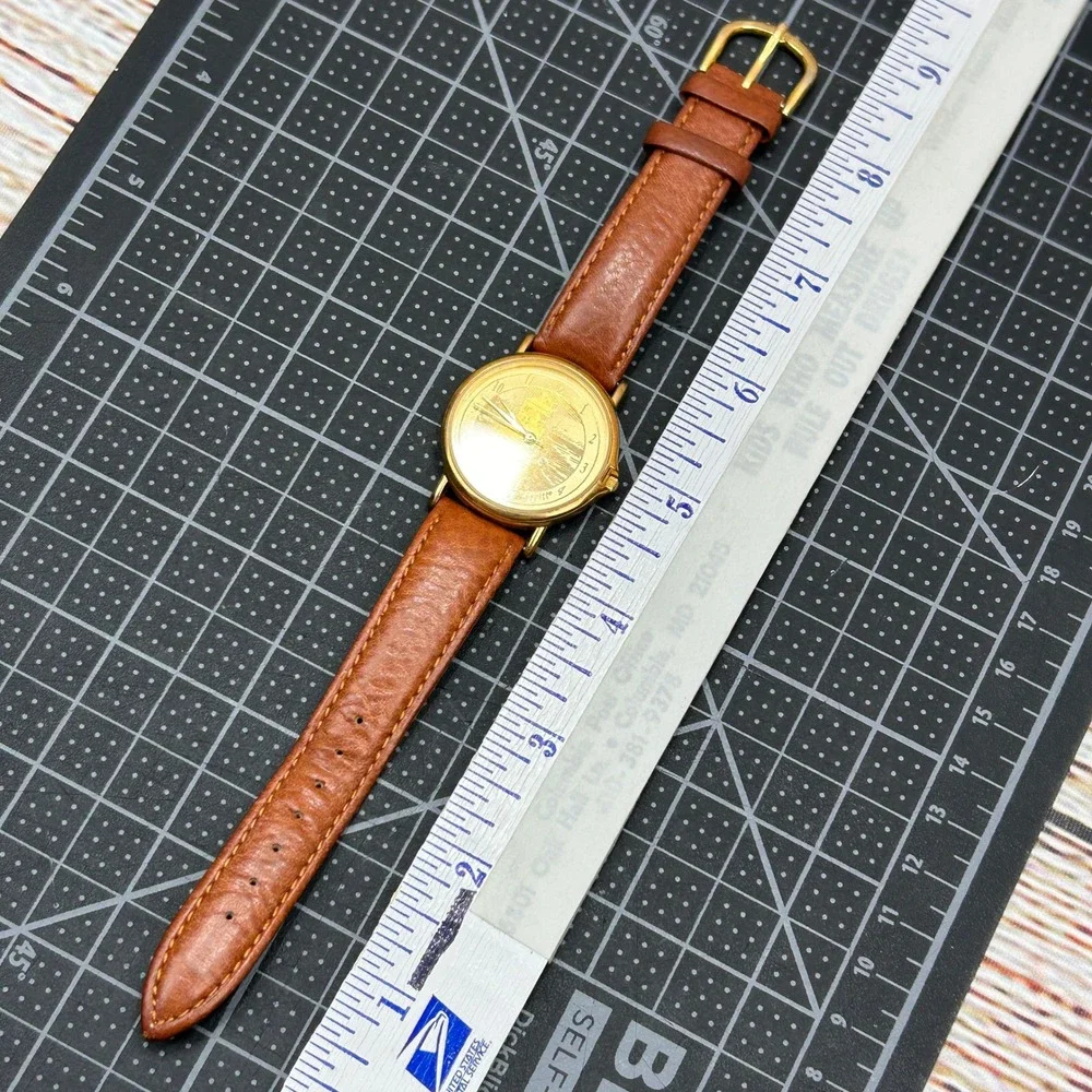 Van Kampen Merritt Lighthouse Watch Gold Tone Case Brown Leather‎ Band Vintage
